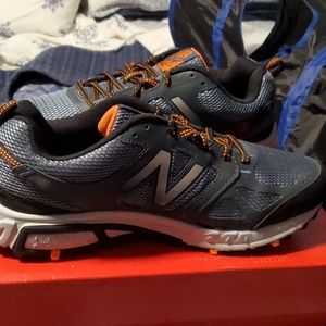 Mens size 10 wide New Balance sneakers